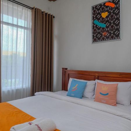 Sans Hotel Kumbang Yogyakarta By Reddoorz Esterno foto