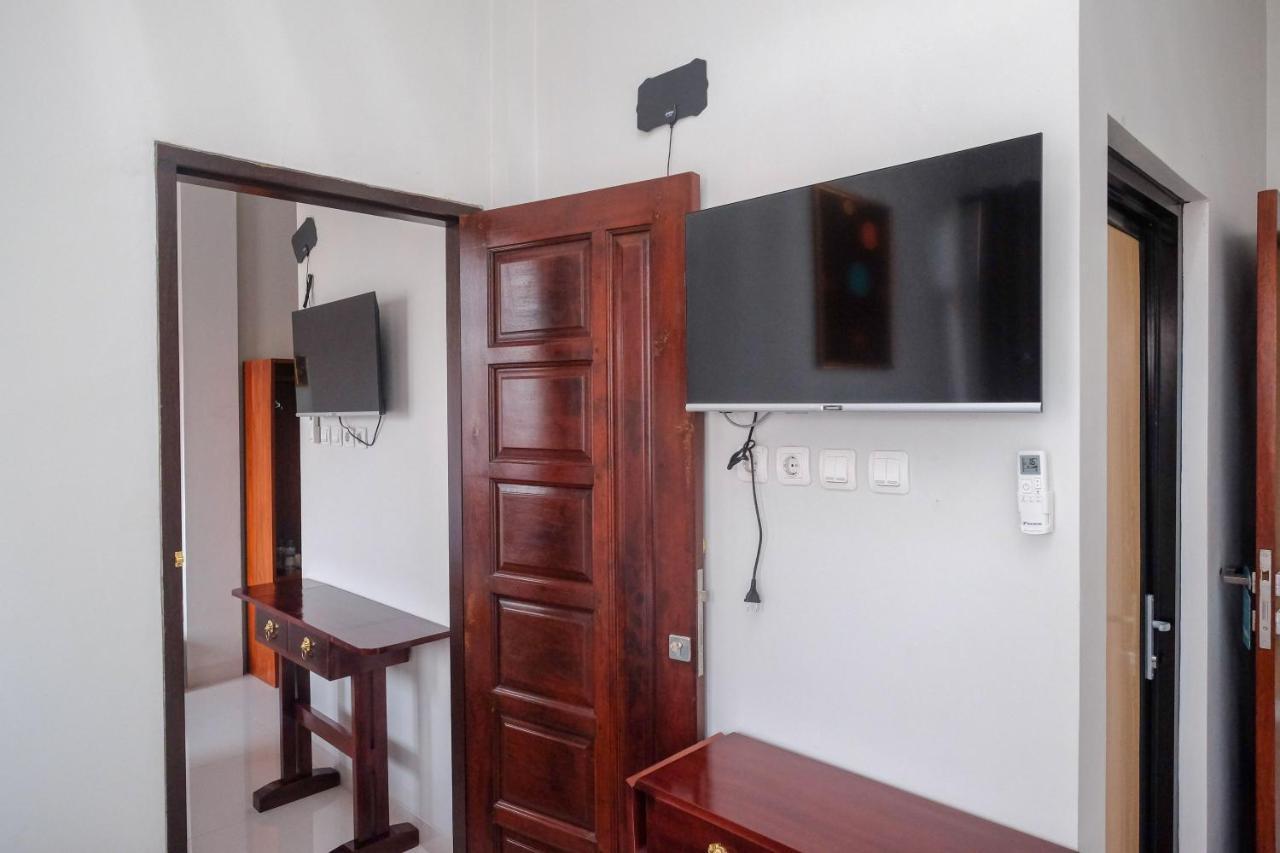 Sans Hotel Kumbang Yogyakarta By Reddoorz Esterno foto