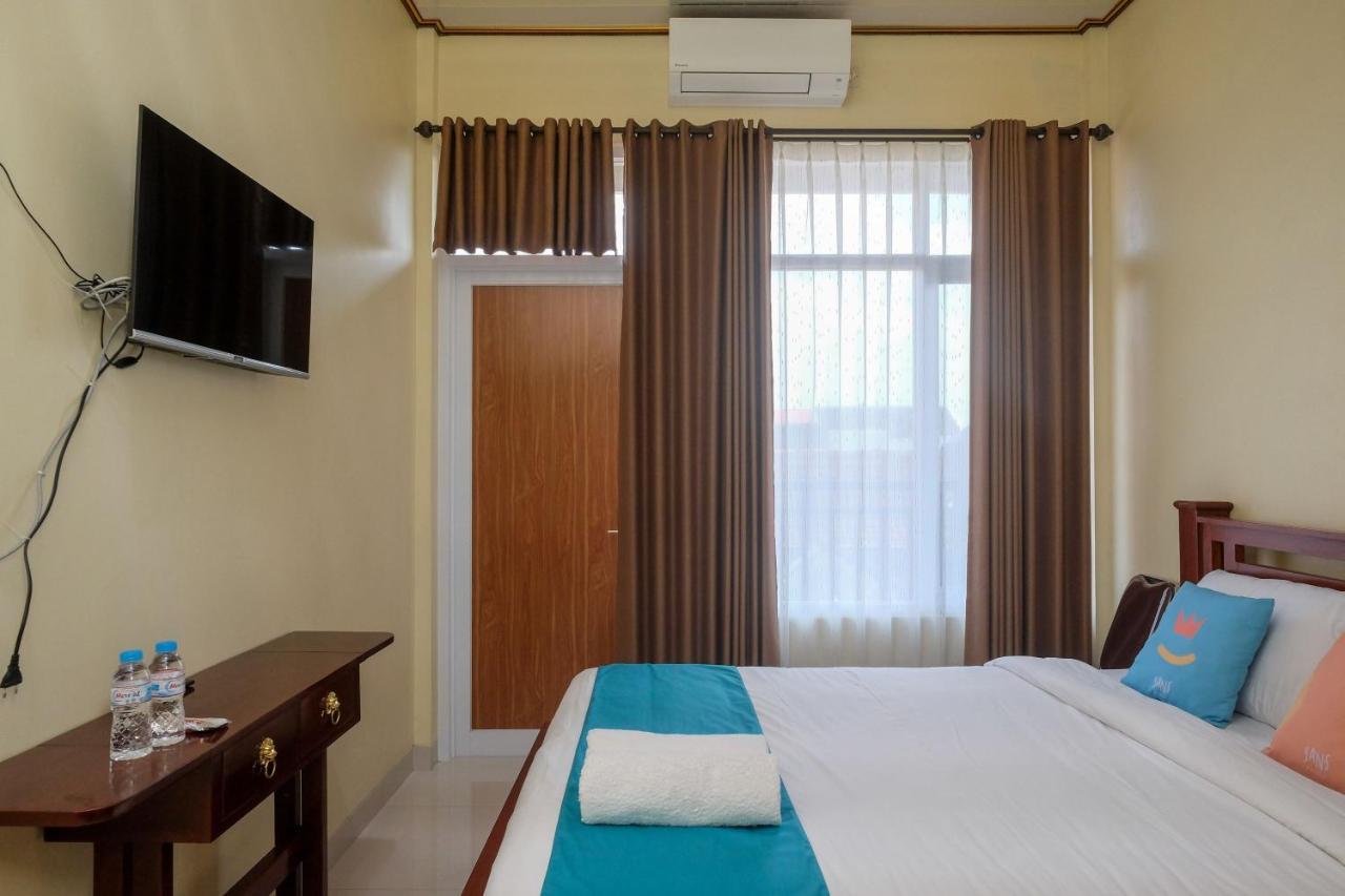 Sans Hotel Kumbang Yogyakarta By Reddoorz Esterno foto