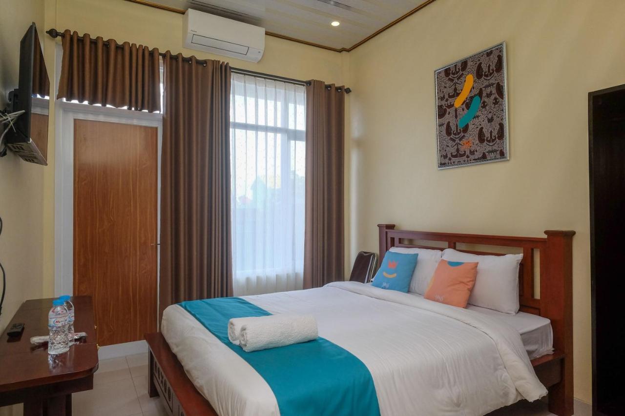 Sans Hotel Kumbang Yogyakarta By Reddoorz Esterno foto