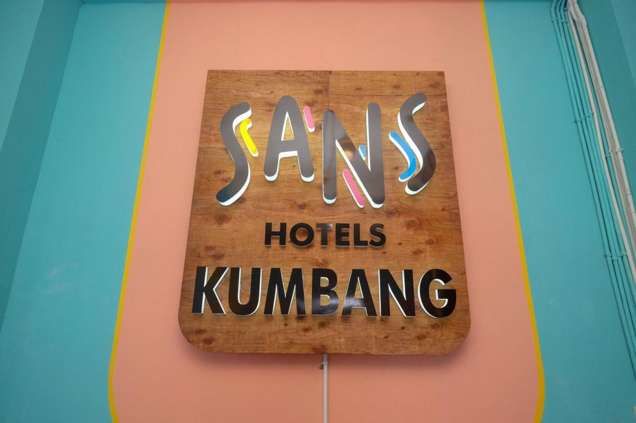 Sans Hotel Kumbang Yogyakarta By Reddoorz Esterno foto