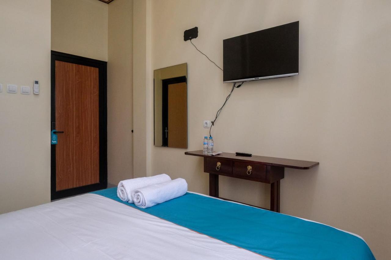 Sans Hotel Kumbang Yogyakarta By Reddoorz Esterno foto