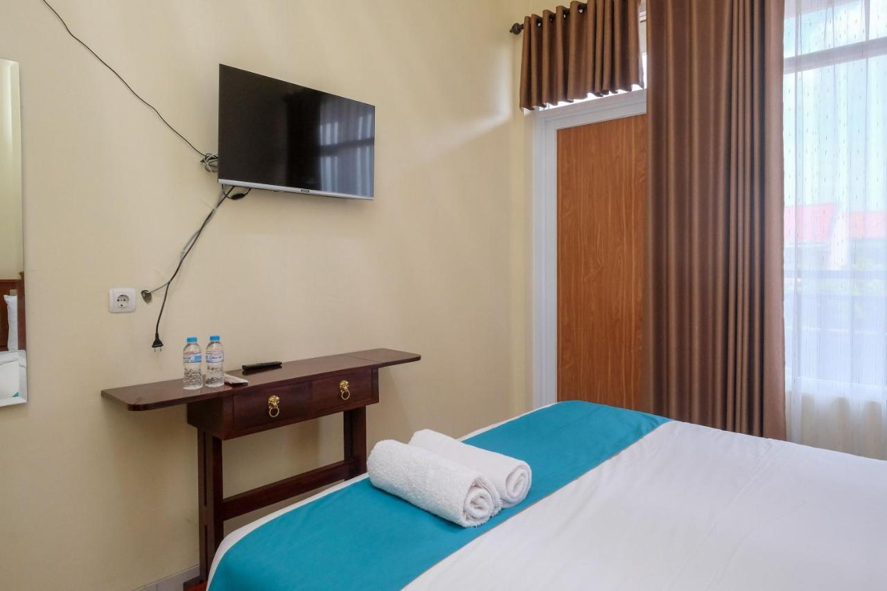 Sans Hotel Kumbang Yogyakarta By Reddoorz Esterno foto