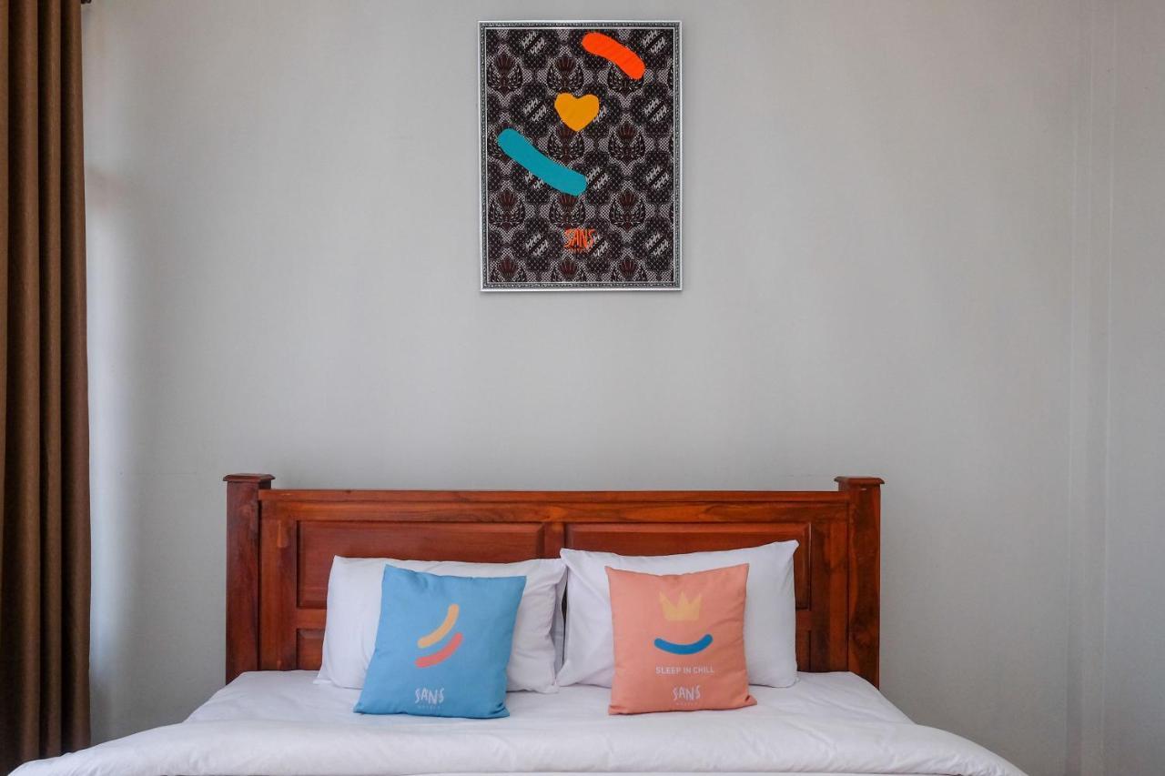 Sans Hotel Kumbang Yogyakarta By Reddoorz Esterno foto