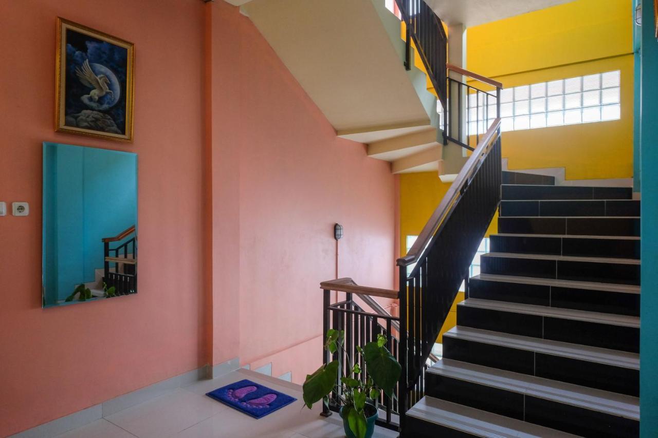 Sans Hotel Kumbang Yogyakarta By Reddoorz Esterno foto