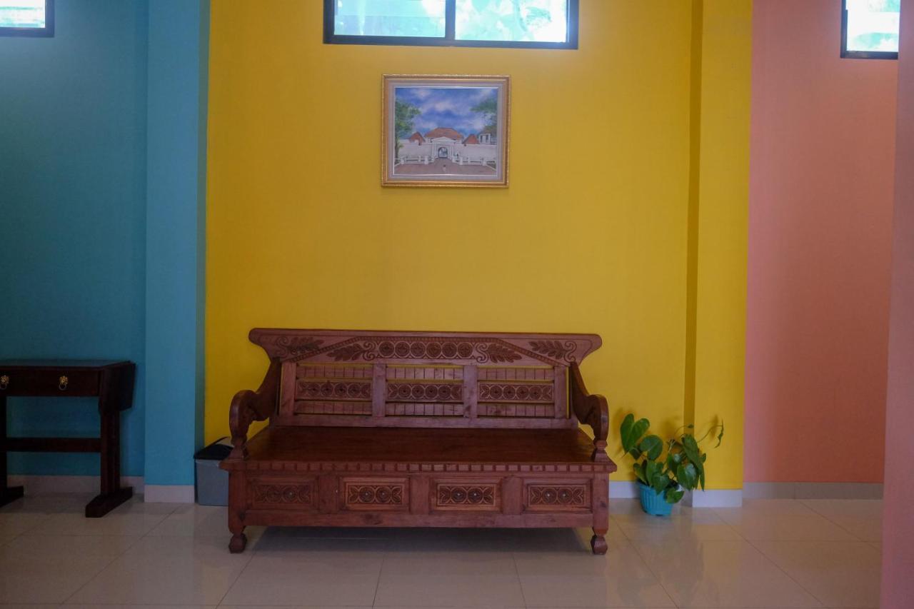 Sans Hotel Kumbang Yogyakarta By Reddoorz Esterno foto