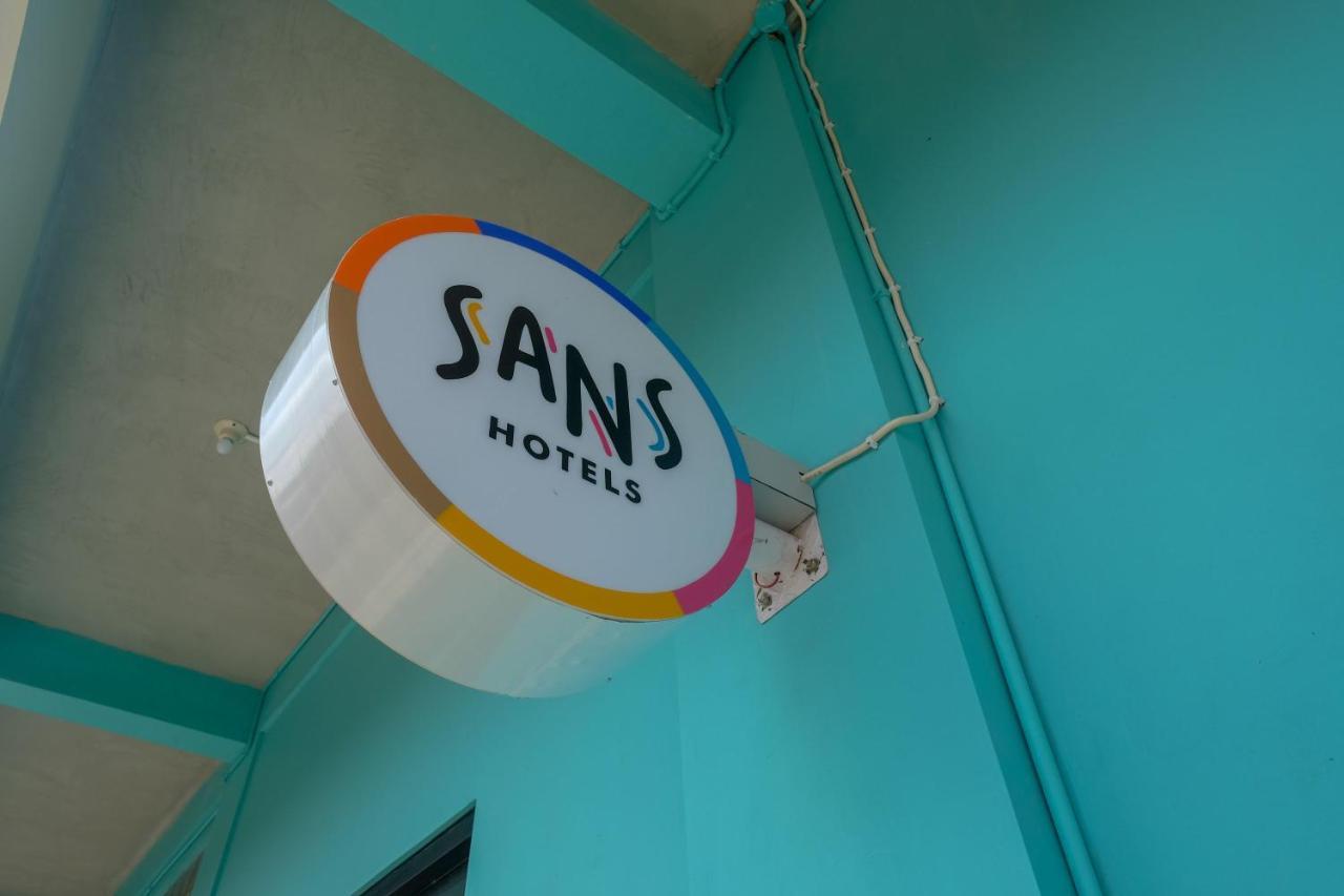 Sans Hotel Kumbang Yogyakarta By Reddoorz Esterno foto