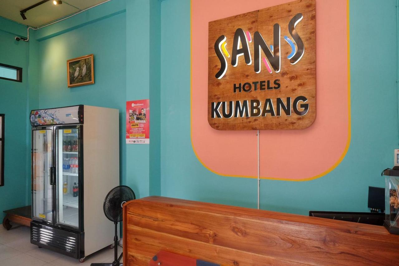 Sans Hotel Kumbang Yogyakarta By Reddoorz Esterno foto