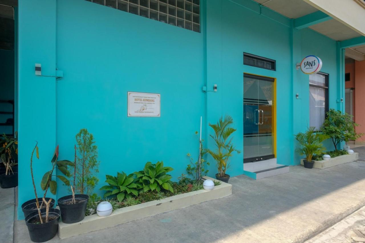 Sans Hotel Kumbang Yogyakarta By Reddoorz Esterno foto