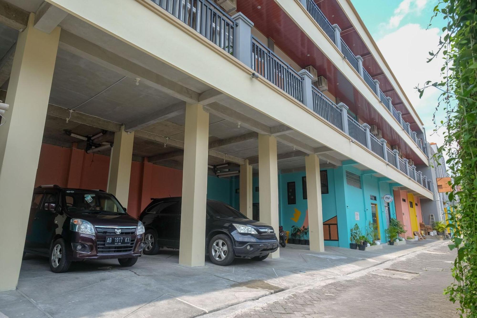 Sans Hotel Kumbang Yogyakarta By Reddoorz Esterno foto